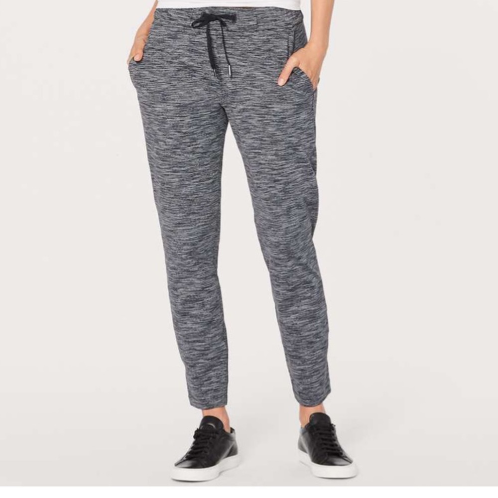 Lululemon On The Fly Pant size 6